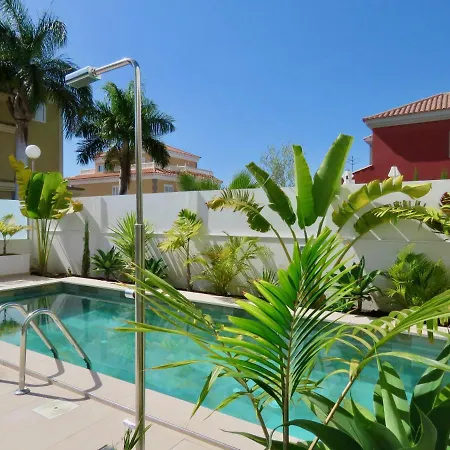 Villa Palm Breeze